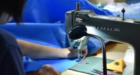 農業用ハウスビニール製品加工作業３