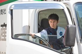 安心安全に、一軒一軒着実に商品をお届けする業務課