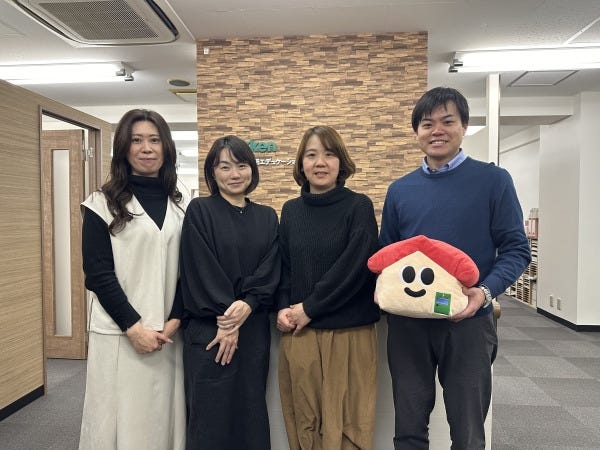 30代～50代のメンバーが中心で、一人ひとりのオーナー様に寄り添いながら、教室の新規開設やフォロー業務を行っています。