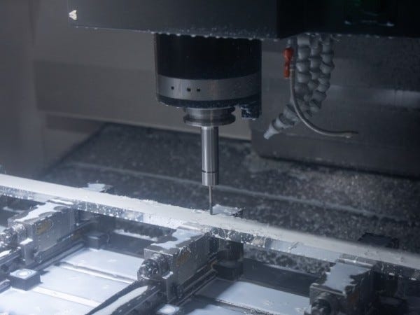 半導体製造装置部品の製造・創業22年の成長企業の製造管理者・製造スタッフ・次世代管理職