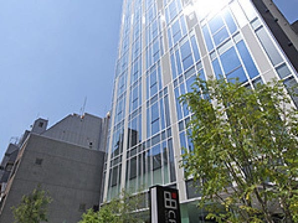 新橋のオフィスです。リモートワークも可能ですが、客先訪問の途中に利用していただくことも可能です。