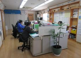 本社事務所：業務、総務、経理