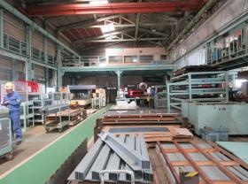 日並工場：板金部品加工