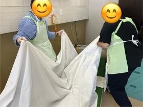 ベッドメイキング作業