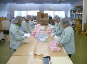 倉庫内での作業風景です。