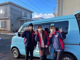 県央支店宅配スタッフです。みんなで楽しく配達しています。