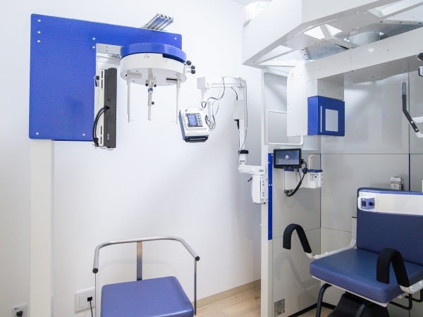 矯正用のレントゲンも撮影可能な高性能3次元CT「セファロ」も導入しています