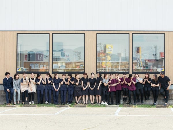 職種間の垣根がなく、スタッフ同士協力しあいながら仕事を楽しんでいます！