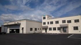 喫煙室・従業員駐車場あります