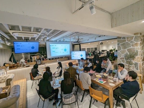 エイトカフェでは定期的に勉強会やイベントを開催しています。