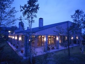 自然の中にたたずむ会員制ホテルです