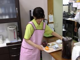 お食事の配膳です。