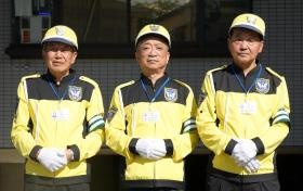 御高齢の方も元気に働いています。