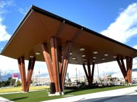 佐久平南屋根付広場（建築）