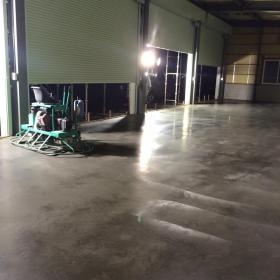 コンクリート鏡面仕上げ