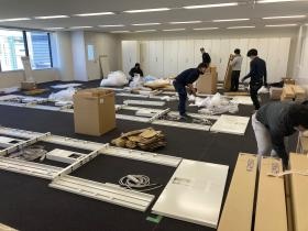 オフィス家具搬入開梱風景