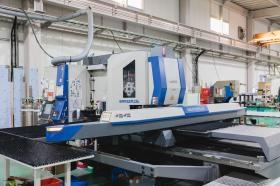 工作機械（レーザータレパン複合機）