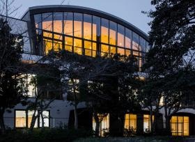 ホールの照明もキレイです