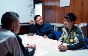 一緒に働く人とのコミュニケーションも欠かせません