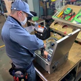 電気（配線作業）作業風景