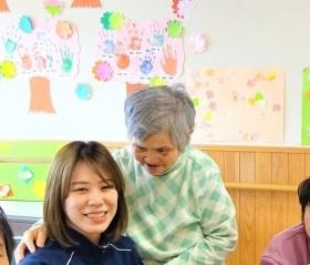 創作活動中に利用者様と