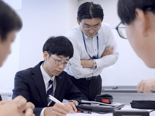 講師からのサポートも手厚いです！「しっかりと聞ける環境」がここにはあります！