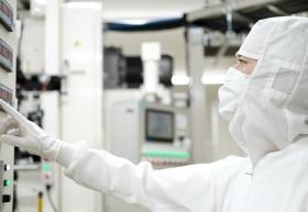 製造技術職として活躍している若手社員