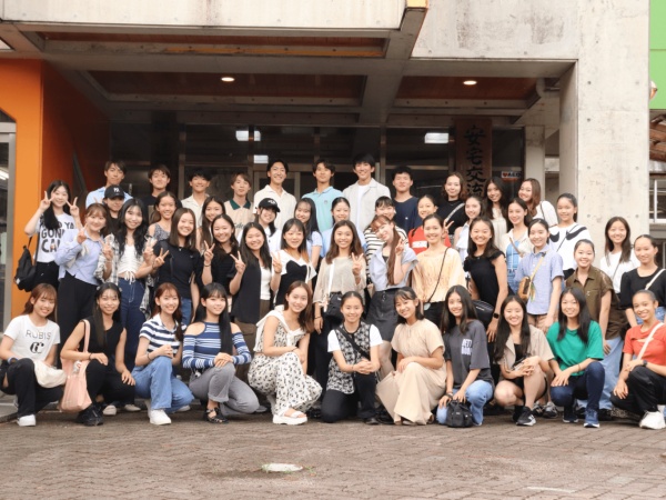 海外で暮らす生徒が多く、多くの生徒が帰国する夏季・冬季休暇に対面で行うイベントを多数用意し、生徒同士の交流の場をつくっています。