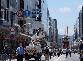 弊社は日本三大祭りの一つ、祇園祭に貢献しております