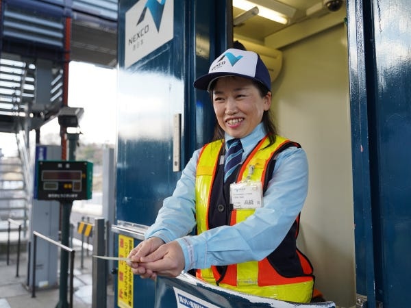 料金所スタッフ・高速道路の料金所スタッフ