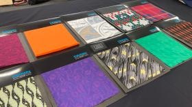 丸編機から様々な生地を編むことが出来ます