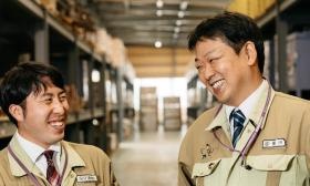 年齢や性別にかかわらず打ち解けた雰囲気の職場