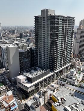 本社所在地の樹モール外観