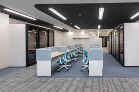 業務に集中したい時は会話禁止の業務集中エリアで。