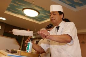 実演調理 ハモの骨切り