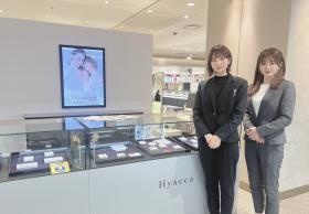 あべのハルカスにて販売職に従事しているスタッフです！