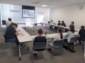 会議中（会議室）