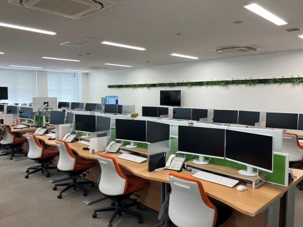 オペレーションルーム（ペーパーレス、デュアルディスプレイ）