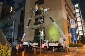 通行量が多い場所は夜間・深夜に作業します