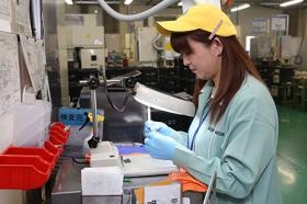 検査の仕事は、いかに集中力を切らさないかが重要です。