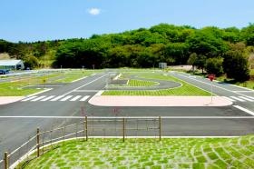 作業療法：敷地内に自動車教習コースを有しています