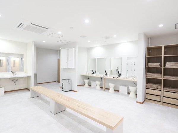 清潔感のあるパウダールームを完備しています。