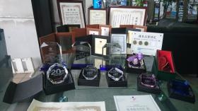 ロードサービスは感謝されて毎年たくさんの賞を頂いています。