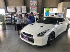 本社のショールームです。みんなで仲良く楽しく働いています。