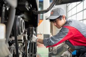 バス整備士へのチャレンジもお待ちしております！