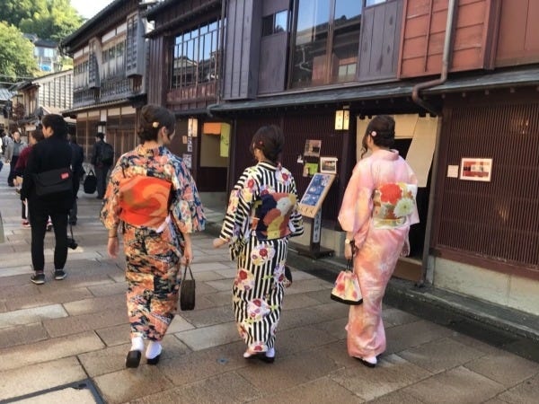 課の報奨旅行で高級ホテルに行きました★