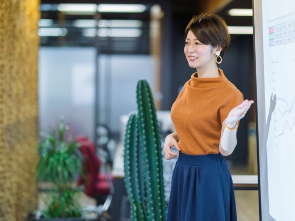 SNS運用企画スタッフ・企画スタッフ・正社員