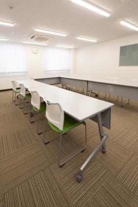 埼玉オフィス４階会議室