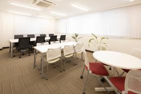 埼玉オフィス２階打合せコーナー