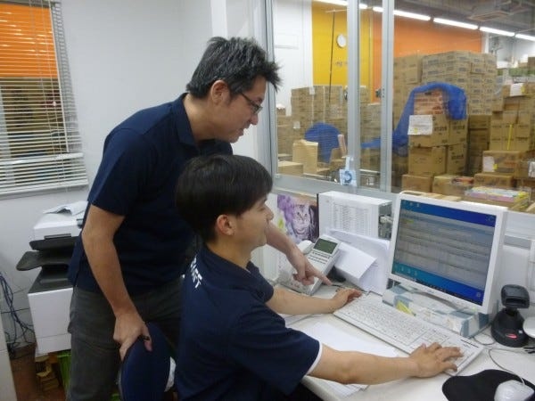 見積作成や入荷データの確定など、PC操作のお仕事もあります。先輩がサポートしますので、PC操作の経験がなくて…という方もご安心を